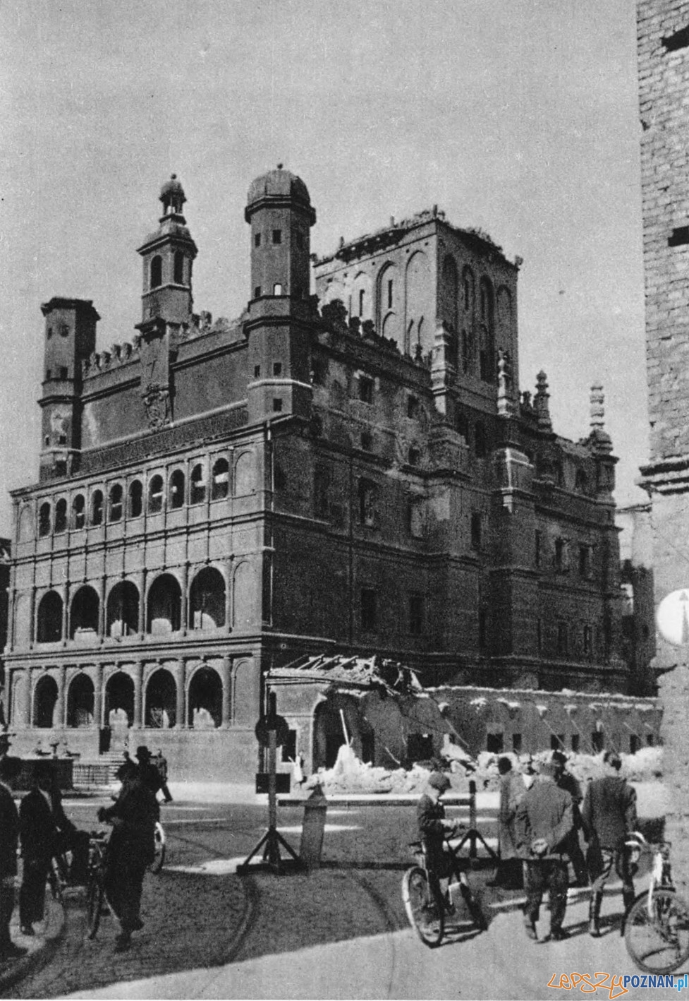 Ratusz w 1945 roku Foto: fotopolska