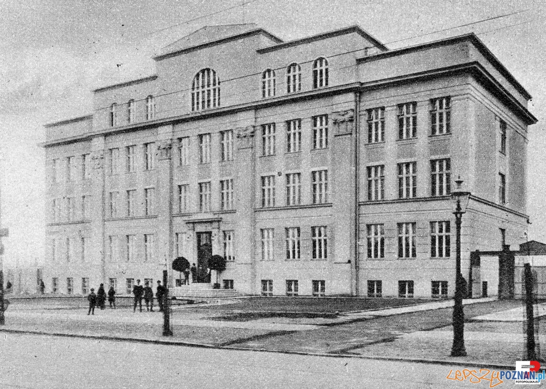 Liceum przy ulicy Głogowskiej (1928) Foto: fotopolska Liceum przy ulicy Głogowskiej (1928)