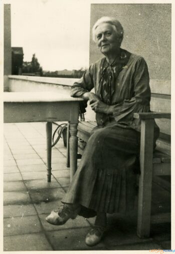 Ludwika Dobrzyńska-Rybicka taras Zakladu Garczynskich 1947 [PAN] Foto: materiały PAN